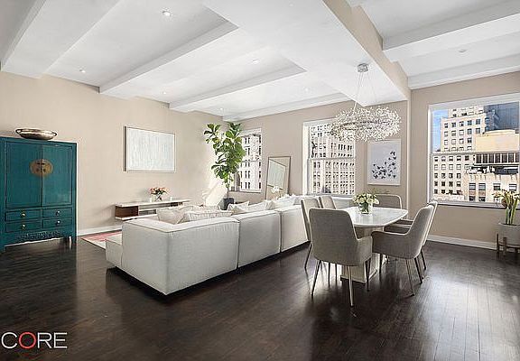 4th image of 15 Broad St APT 2704
