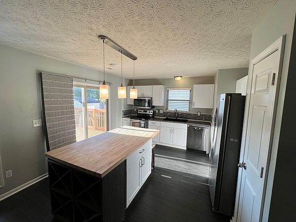 3rd image of 4468 Harston Ave