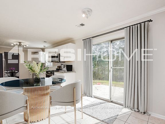4th image of 2260 Harmony Lakes Cir