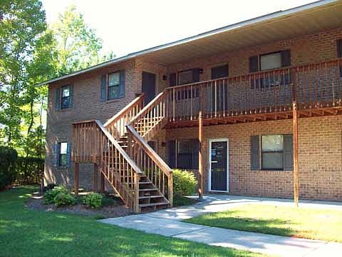 3rd image of 708 Patton Cir APT 12