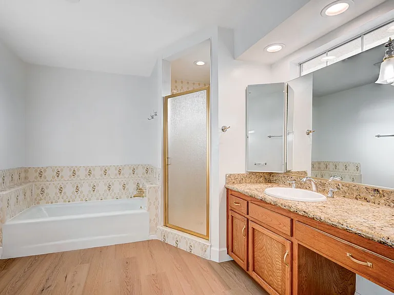 2916 W Oakey Blvd — Photo 12