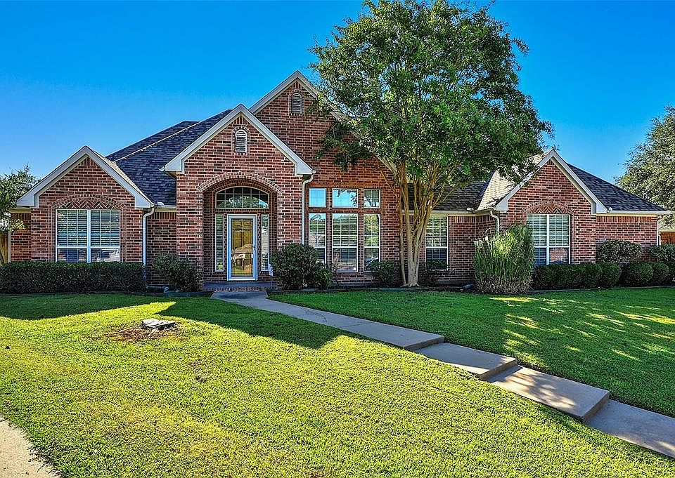 1st image of 607 Clay Ln