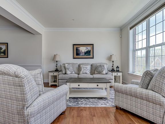 2nd image of 8219 Castanea Ln