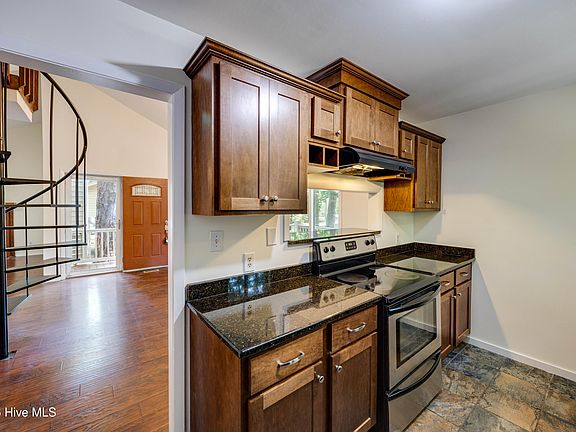 4th image of 105 Tanglewood Drive