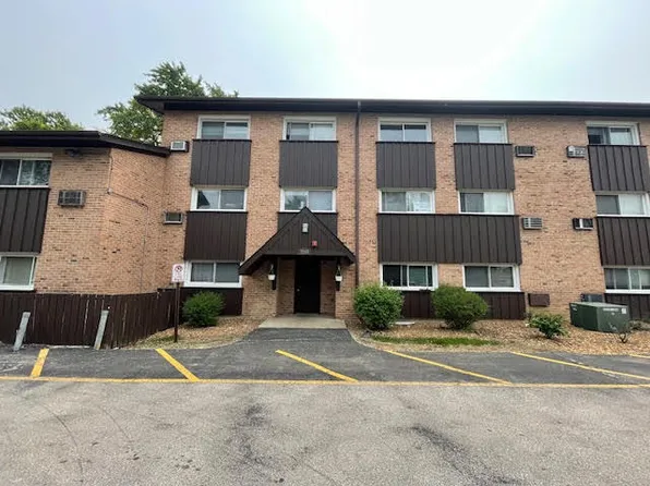 2209 Arbor Cir APT 5, Downers Grove, IL 60515