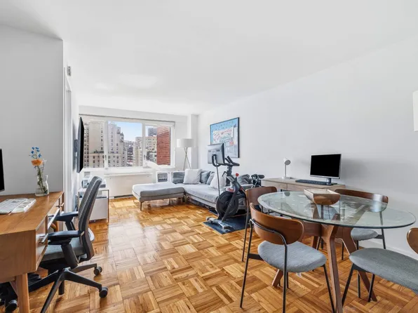 201 East 25th Street image 1 of 7