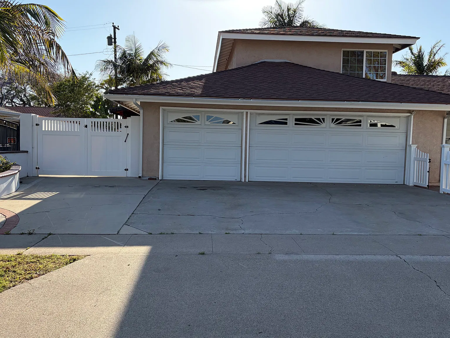 4 bed, 2.5 bath, 1879 sqft, $5,000 — Photo 2