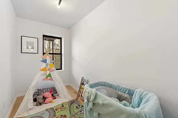 Rented by Freestone Property Group | media 10