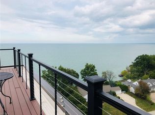 11720 Edgewater Dr, Lakewood, OH 44107