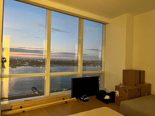 Rented by Gulia Wang, LREB | media 38