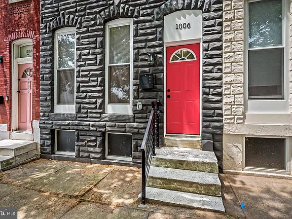 2nd image of 1006 N Mount St