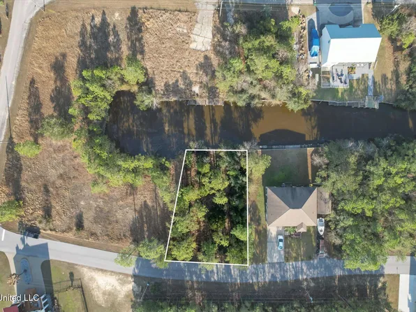 3430 Lumahai Pl #16, Diamondhead, MS 39525