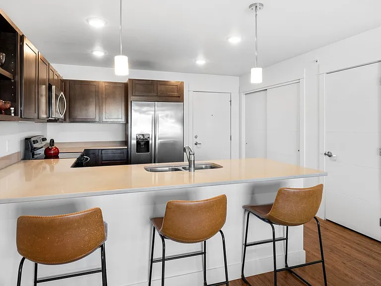 Creekside Apartments — Photo 37