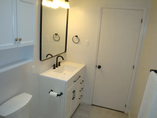 851 Standish Rd — Photo 24