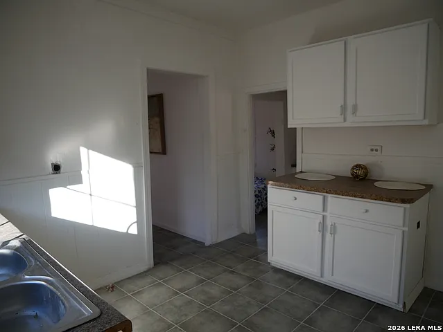 1820 Ruiz St — Photo 12