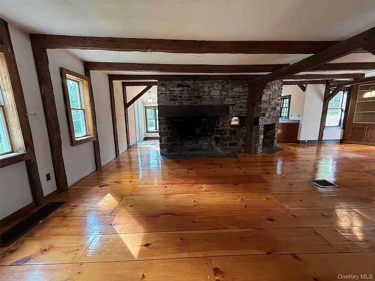 241 White Bridge Rd — Photo 12