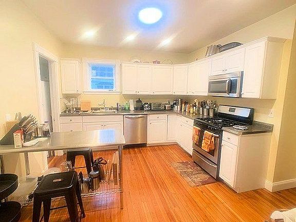3rd image of 61 Payne St #1