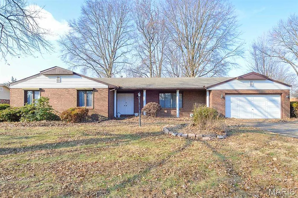 74 Glen Echo Dr photo 1
