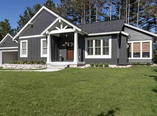 7563 Evergreen Ridge Dr, Harbor Springs, MI 49740
