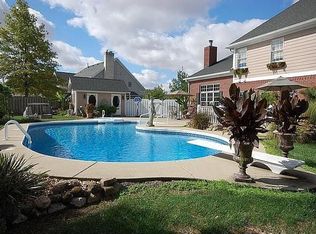 2408 Valley Ct, Shelbyville, IN 46176