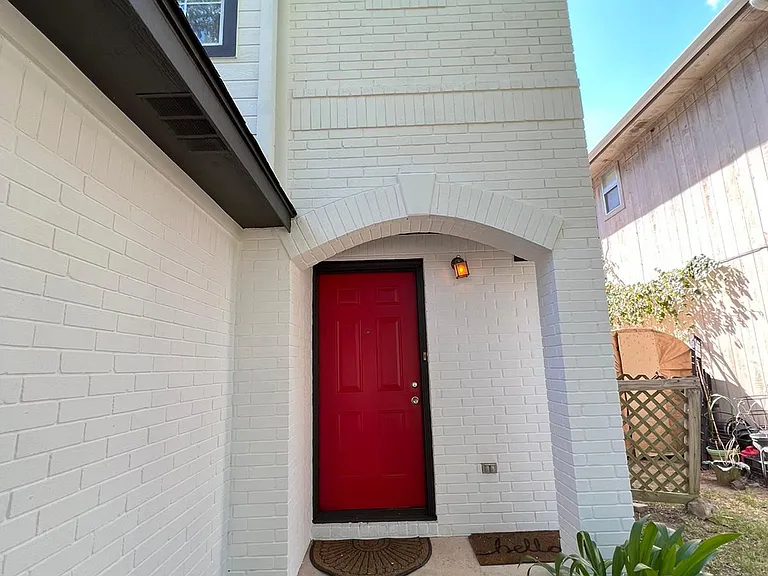 9708 Sugar Hill Dr #B — Photo 2