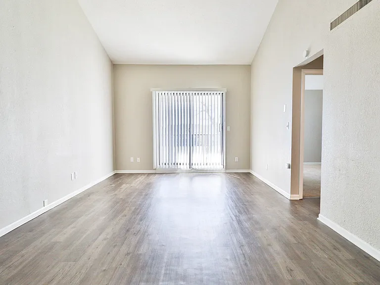 Lake Country Village Apartments — Photo 42