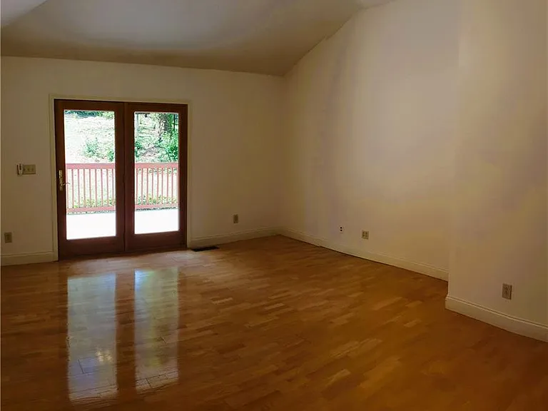 3662 Rock Springs Dr SW — Photo 15