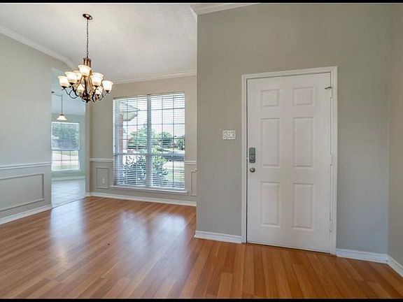 5th image of 1600 Autumn Glen Ct