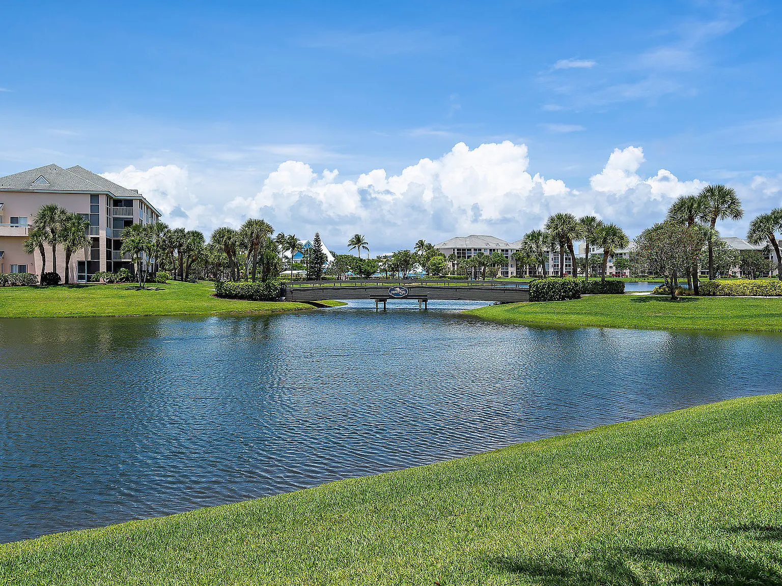 2 bed, 2.0 bath, 925 sqft, $2,350 — Photo 3