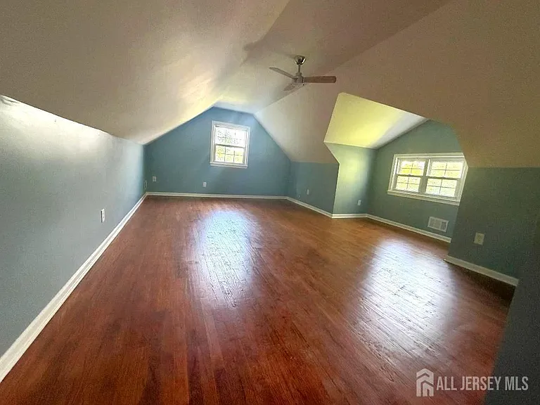 434 Plainfield Rd — Photo 25