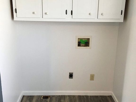 3rd image of 114 Maplelawn St
