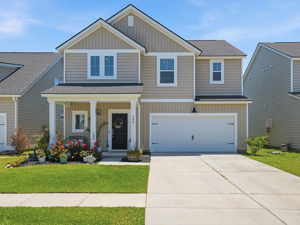 1st image of 144 Woodland Oak Way