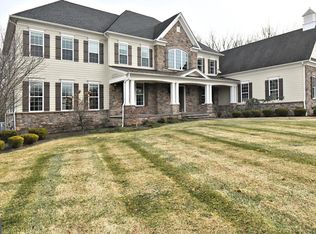 19 Goldney Dr, Newtown, PA 18940