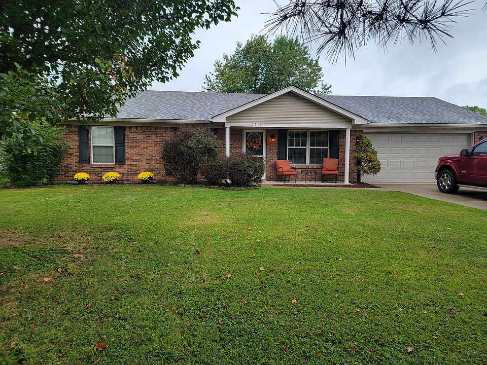 1216 Pebble Creek Drive Jeffersonville Indiana