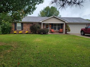 1216 Pebble Creek Dr, Jeffersonville, IN 47130