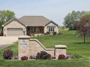 S98W21450 Parker Dr, Muskego, WI 53150