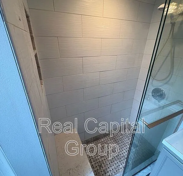 412 2nd St #1 — Photo 10
