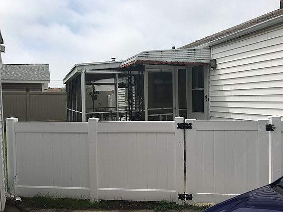 2nd image of 29 Pickford Ave