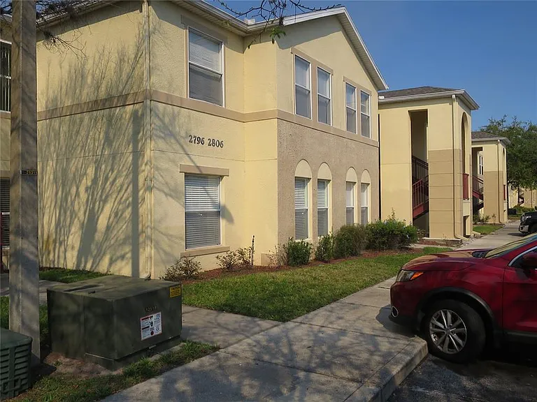 2806 Club Cortile Cir #B — Photo 6