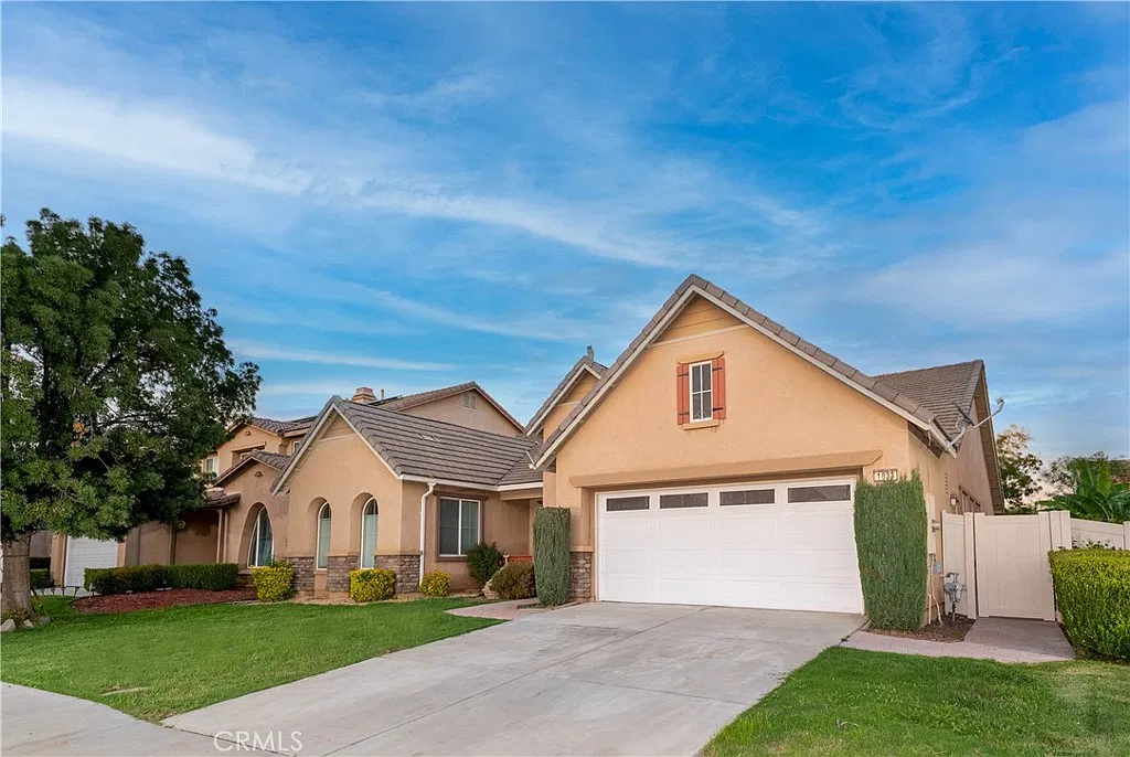 4 bed, 2617 sqft, $3,300 — Photo 2