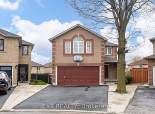 7 Flaming Oak Ct, Brampton, ON L6Y 4G5