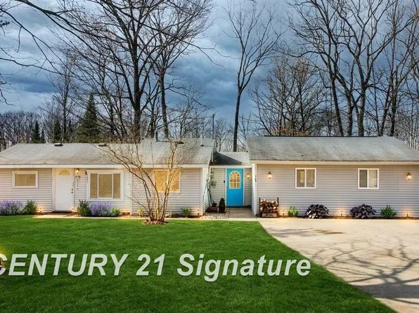 4041 Janet Dr, Harrison, MI 48625