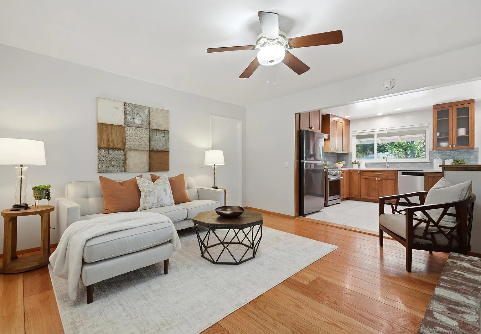 3 bed, 1498 sqft, $7,800 — Photo 4