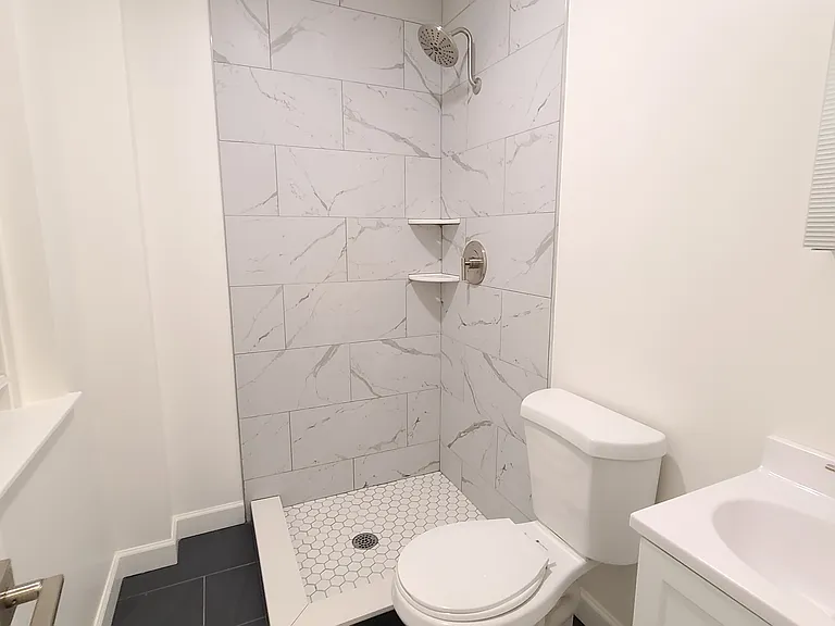 1406 Beacon St #7 — Photo 12