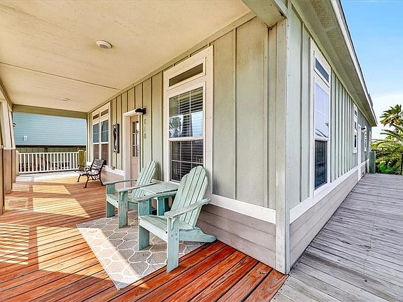 3rd image of 618 Dolphin Cir