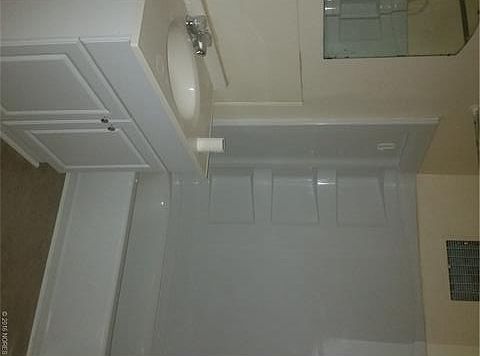 5th image of 419 W 9th Ave