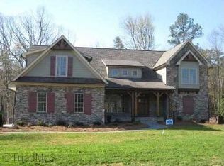 8873 Cravenwood Dr, Oak Ridge, NC 27310