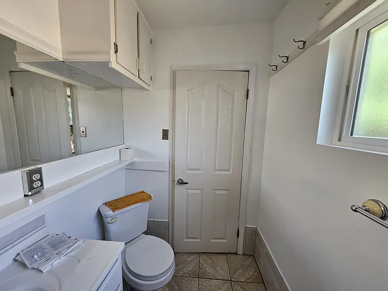 657 W Oliver St — Photo 13