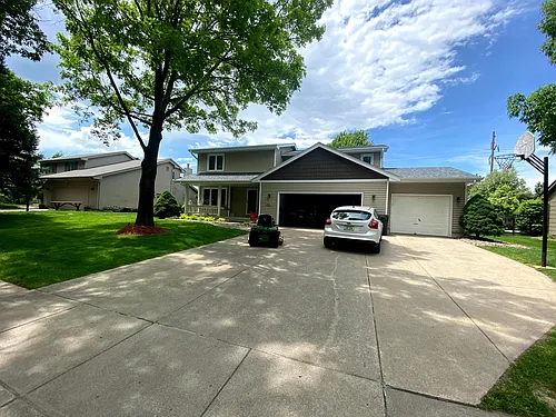 1006 NW Maple St Photo 1