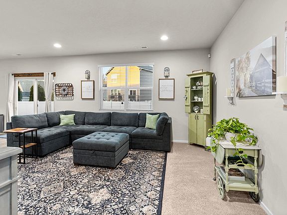 3rd image of 917 E Paske Rd